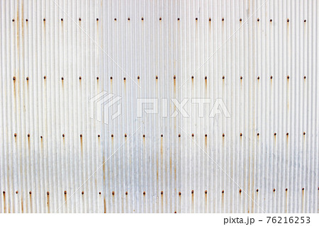 古いトタンの壁 古いトタンの壁 76216253
