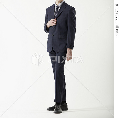 スーツ 正装 会社員 76217316