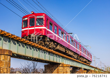 ことでん琴平線1080形1081F(京急1000形リバイバルカラー)香東川橋梁(一宮～円座間) 76218741