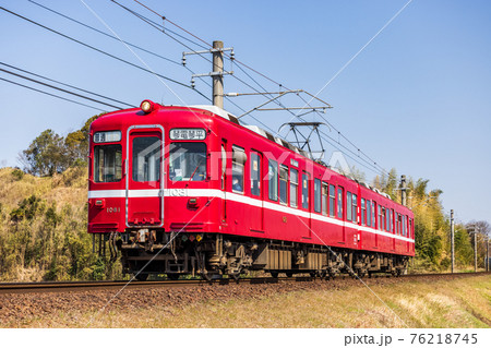 ことでん琴平線1080形1081F(京急1000形リバイバルカラー)滝宮～羽床間 76218745