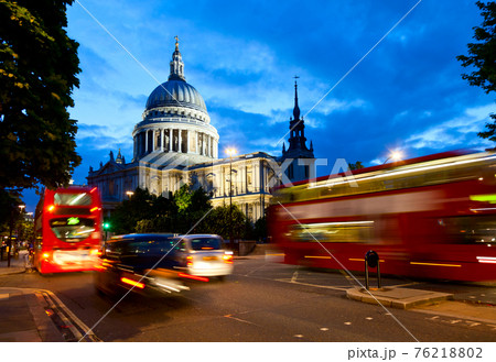 St Pauls Cathedral at dusk 76218802