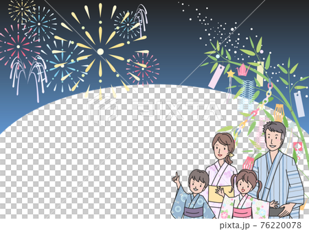 七夕祭りを楽しむ浴衣の親子 76220078