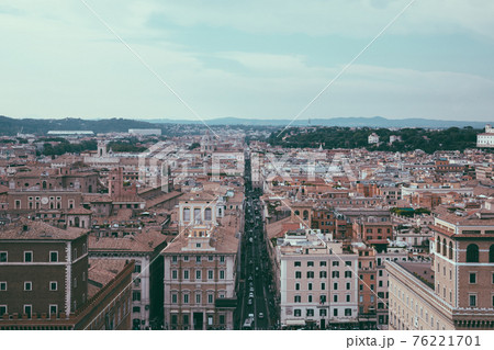 Panoramic view of Piazza Venezia and city from Vittoriano Panoramic view of Piazza Venezia and city from Vittoriano 76221701