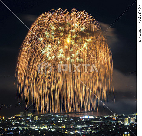 愛知県蒲郡市 蒲郡まつり納涼花火大会の三尺玉の写真素材