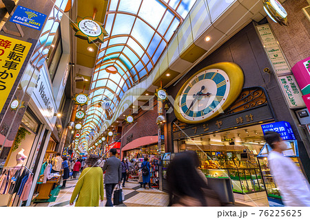 日本の東京都市景観　解除（緊急事態宣言再延長解除）後、中野サンモールは…＝4月3日 76225625