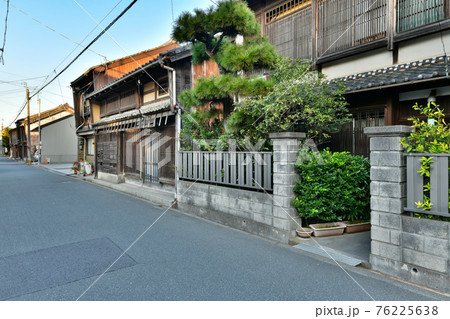 三重県　津市　阿漕の町並み 76225638