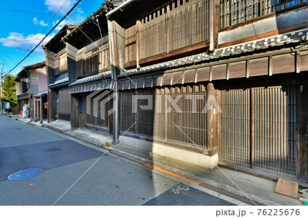 三重県　津市　阿漕の町並み 76225676