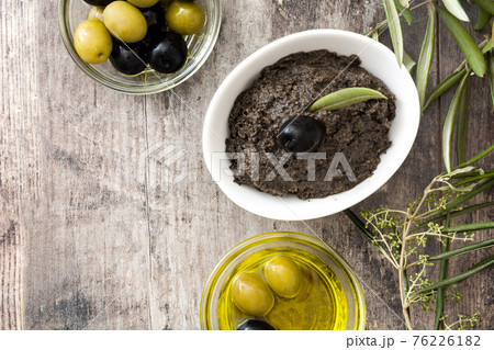 Black olive tapenade with anchovies, garlic and olive oil 76226182