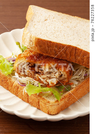 メンチカツサンド 76227358