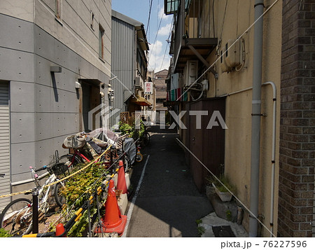 新世界の路地裏 76227596