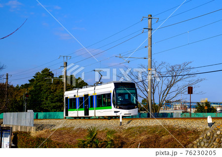 富山港線を走る路面電車（LRT) 76230205