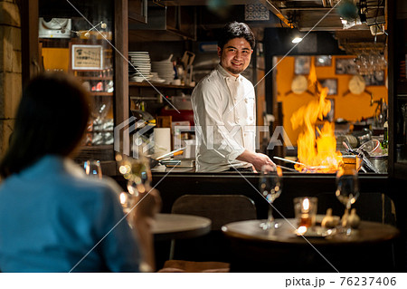 シェフ レストラン 76237406