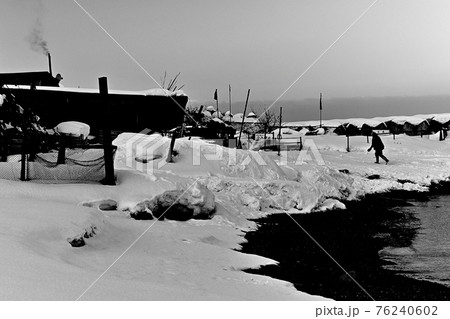 小樽熊臼海岸の漁村風景。 76240602