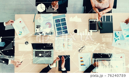 Creative visual of business people in corporate staff meeting 76240789