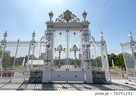 東京都港区元赤坂の迎賓館赤坂離宮の正門 東京都港区元赤坂の迎賓館赤坂離宮の正門 76241291