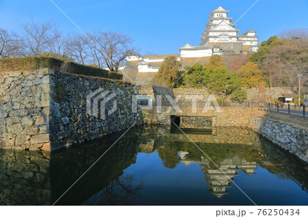 【兵庫県】シンメトリーな姫路城 76250434