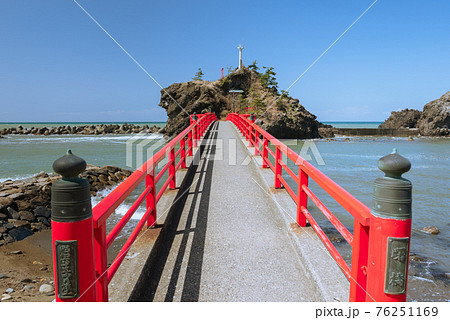 曙橋と弁天岩【糸魚川ジオパーク】 76251169