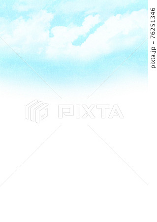 空と雲 水色から白のグラデーション背景 縦のイラスト素材