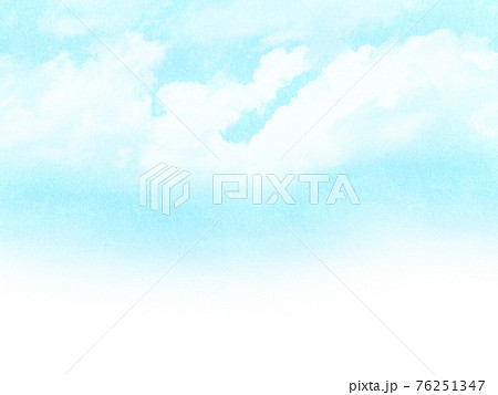 空と雲 水色から白のグラデーション背景のイラスト素材