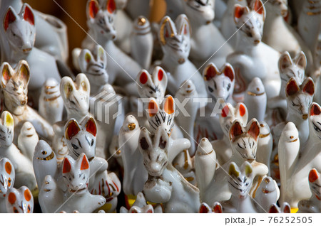 狐の置物 76252505