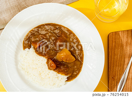 カレーライス（真俯瞰） 76254015