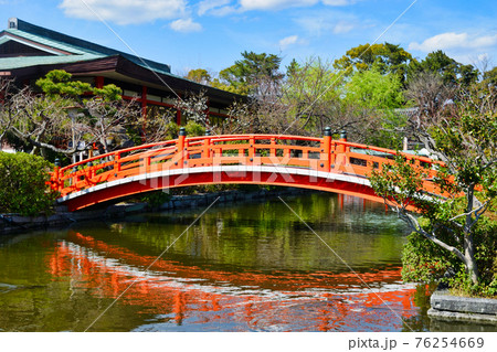 京都　神泉苑 の法成橋 76254669