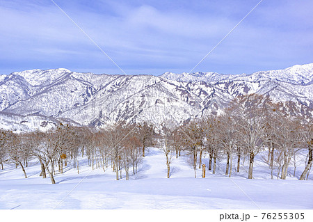 【奥只見丸山スキー場 】山頂付近からの眺め 【奥只見丸山スキー場 】山頂付近からの眺め 76255305