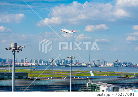 空港 飛行機 羽田空港 離陸 午前 昼 明るい 航空会社 エンジン ブレーキ ターミナル 空港 飛行機 羽田空港 離陸 午前 昼 明るい 航空会社 エンジン ブレーキ ターミナル 76257091