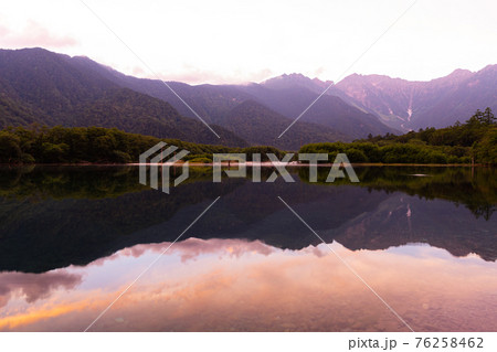 上高地 長野県 松本市 穂高岳 景勝地 山 川 高原 梓川 日本アルプス 山岳 中部山岳国立公園 上高地 長野県 松本市 穂高岳 景勝地 山 川 高原 梓川 日本アルプス 山岳 中部山岳国立公園 76258462