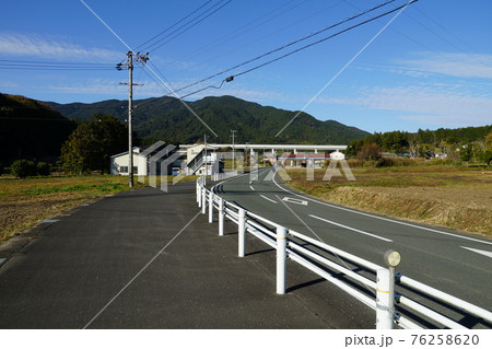 長篠の戦い　古戦場　設楽原の道路 76258620