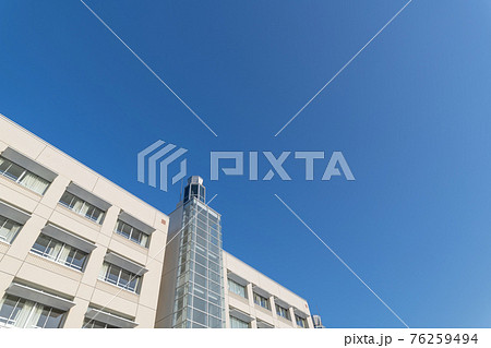 学校の校舎 76259494