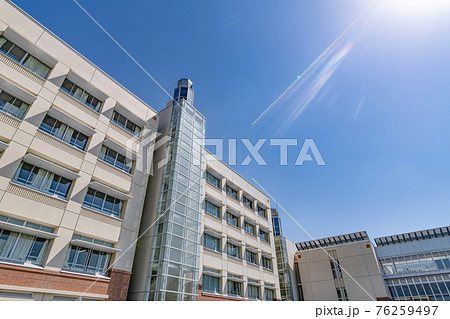 学校の校舎 76259497