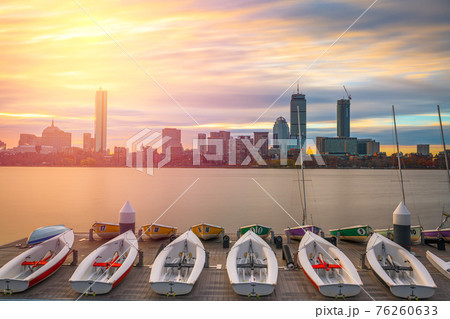 Boston, Massachusetts, USA city skyline on the Charles River with boats 76260633