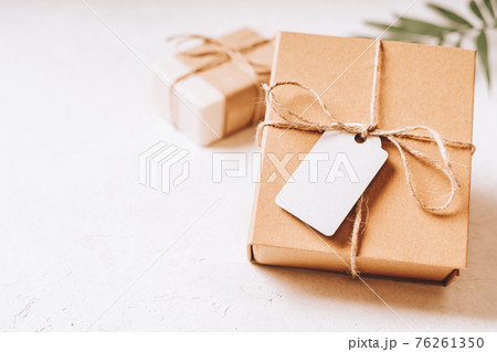 Gift with empty mockup tag 76261350