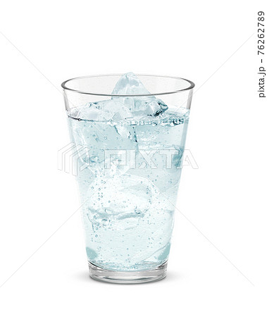 グラス サイダー ソーダ 飲み物 氷 イラスト リアル のイラスト素材