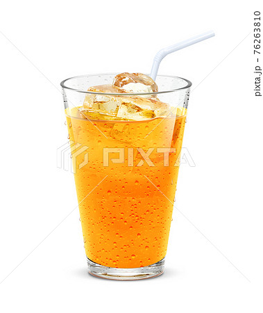 グラス オレンジジュース 飲み物 氷 イラスト リアル ストローのイラスト素材