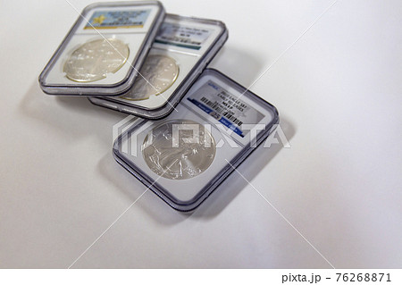 鑑定を受けたアメリカのイーグル銀貨 76268871