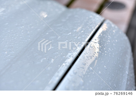 雨上がりの車のボディー 雨上がりの車のボディー 76269146