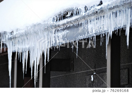 軒先のツララ 軒先のツララ 76269168
