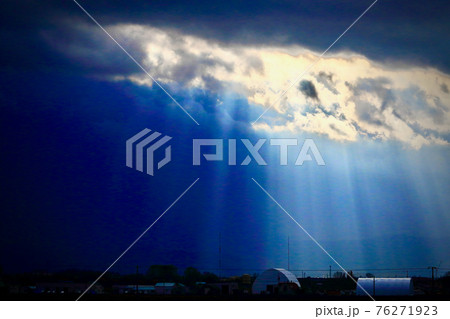 雲からの光芒 雲からの光芒 76271923