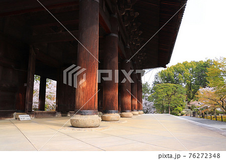 京都の寺院 南禅寺の三門 京都の寺院 南禅寺の三門 76272348
