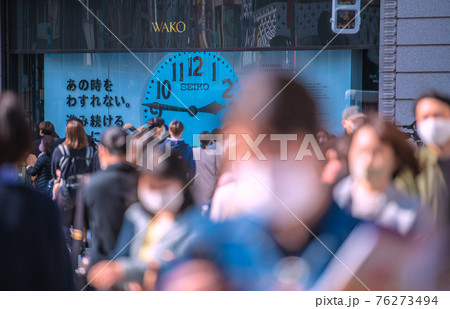 日本の東京都市景観 3.11の東京・銀座。緊急事態宣言再延長下だが多くの人出=3月11日 日本の東京都市景観 3.11の東京・銀座。緊急事態宣言再延長下だが多くの人出=3月11日 76273494
