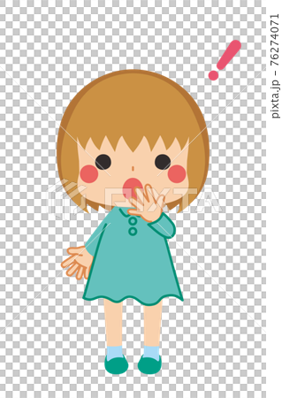 何かに気が付いて口に手を当てて驚いている可愛い小さな女の子のイラスト 76274071