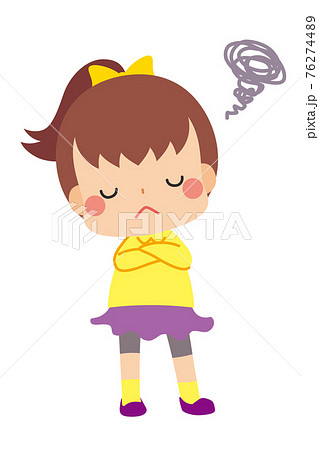 腕組みをして考え込んでいる可愛い小さな女の子のイラストのイラスト素材