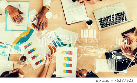 Creative visual of business people in corporate staff meeting 76277922