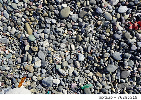 海辺の玉砂利 76285519