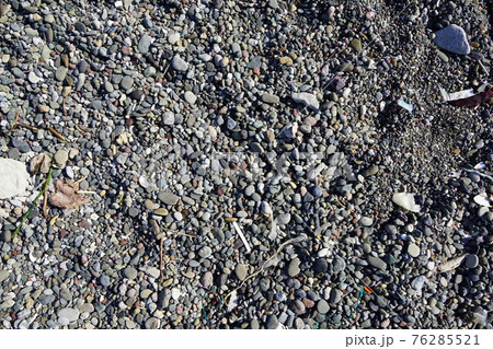 海辺の玉砂利 76285521
