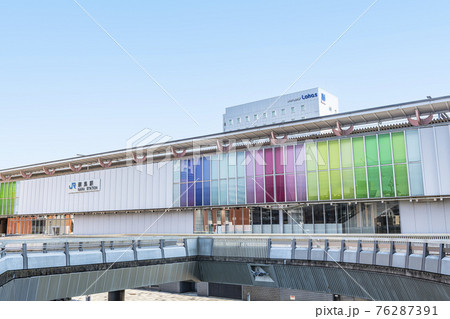 奈良県奈良市　快晴のJR奈良駅　西口 76287391