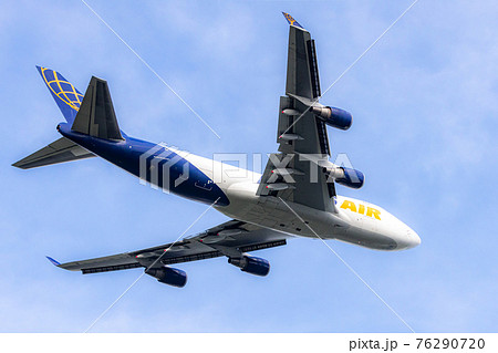 成田空港を離陸した航空機 76290720