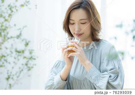 女性　ビューティー　ライフスタイル 76293039